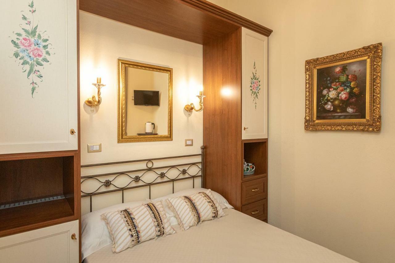 Kings In Apartment Rome